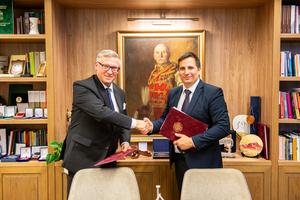 HM EI ZRT Együttműködési megállapodás aláírás_- Borító